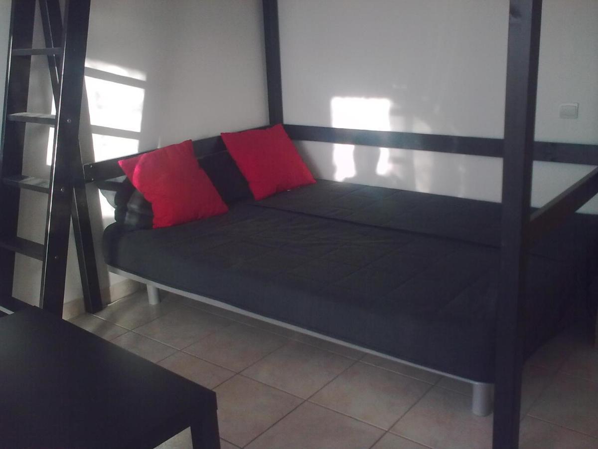 Studio Climatise. Proche Parking, Commerces Et Mer Apartment Carqueiranne Luaran gambar